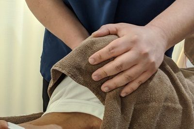 首周りのストレッチ